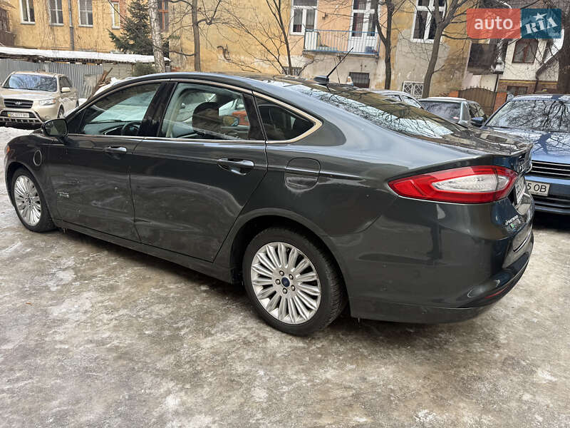 Седан Ford Fusion 2014 в Львове