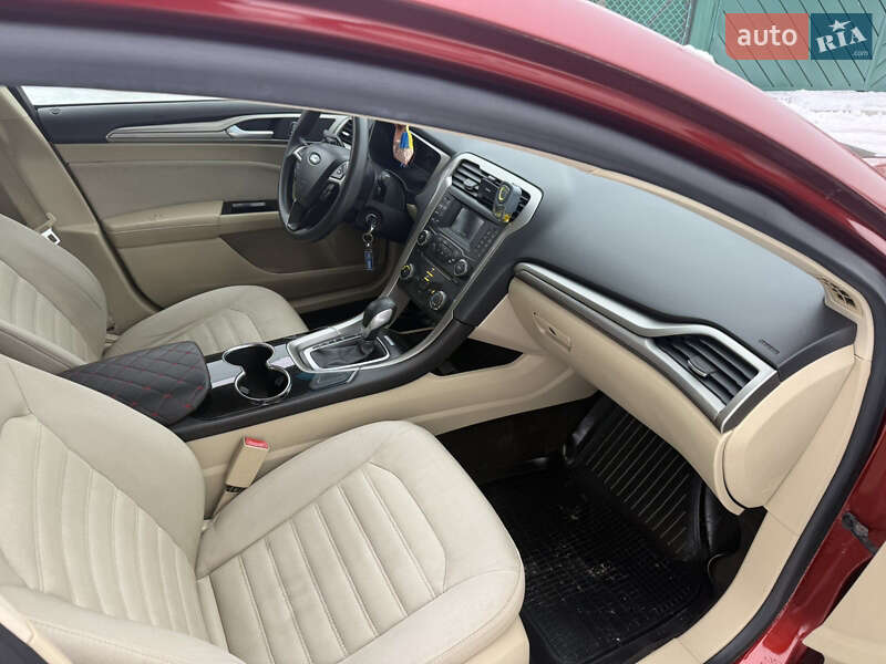 Седан Ford Fusion 2014 в Львові