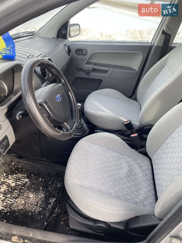 Хетчбек Ford Fusion 2005 в Полтаві