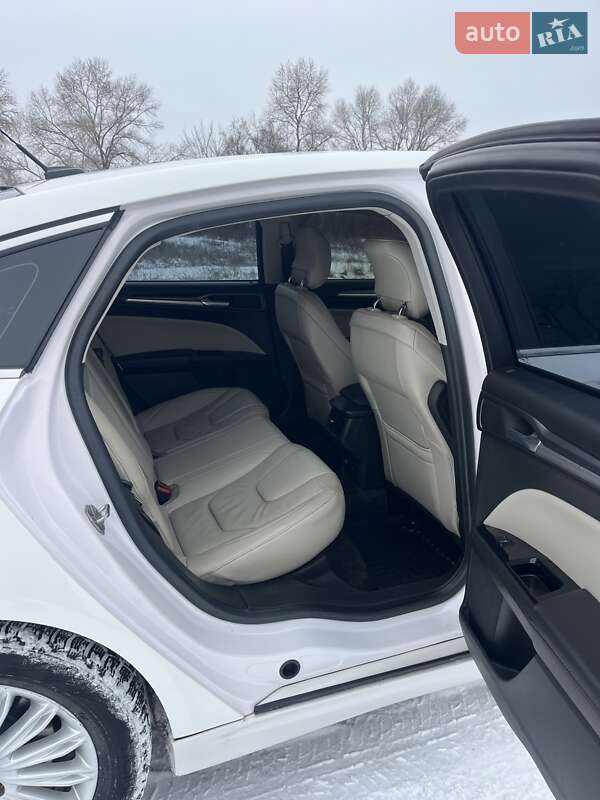 Седан Ford Fusion 2014 в Кременчуці