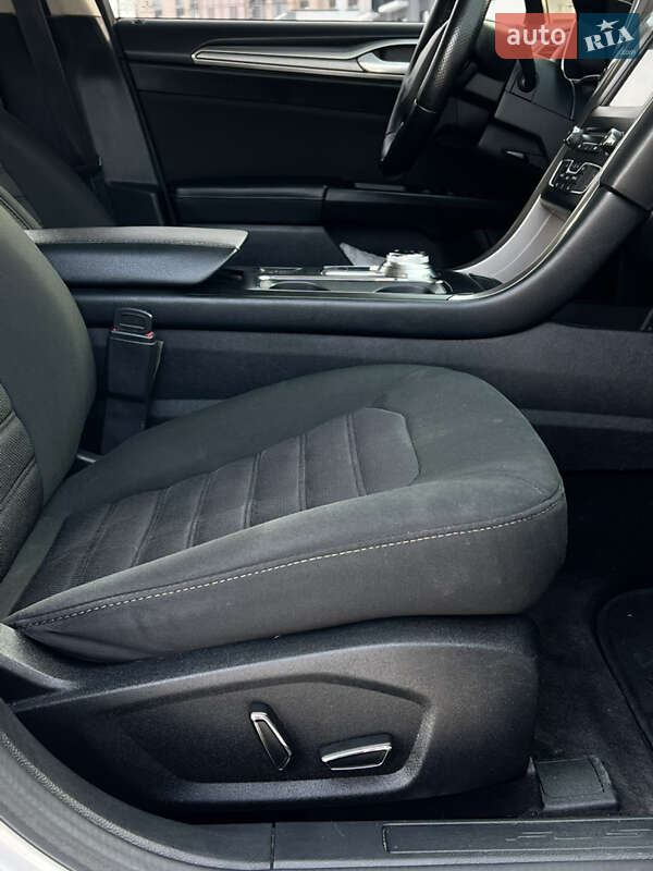 Седан Ford Fusion 2016 в Черкассах