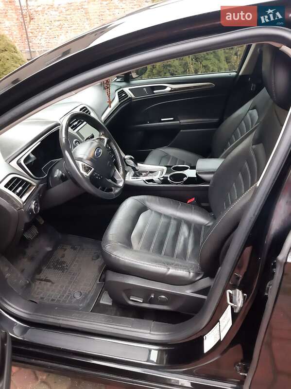 Седан Ford Fusion 2013 в Львові