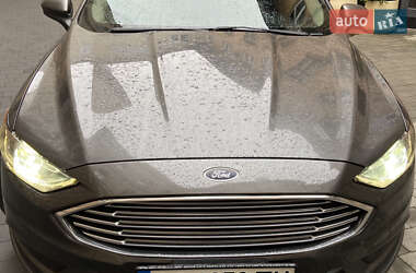 Седан Ford Fusion 2016 в Львове