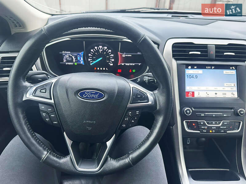 Седан Ford Fusion 2016 в Одесі