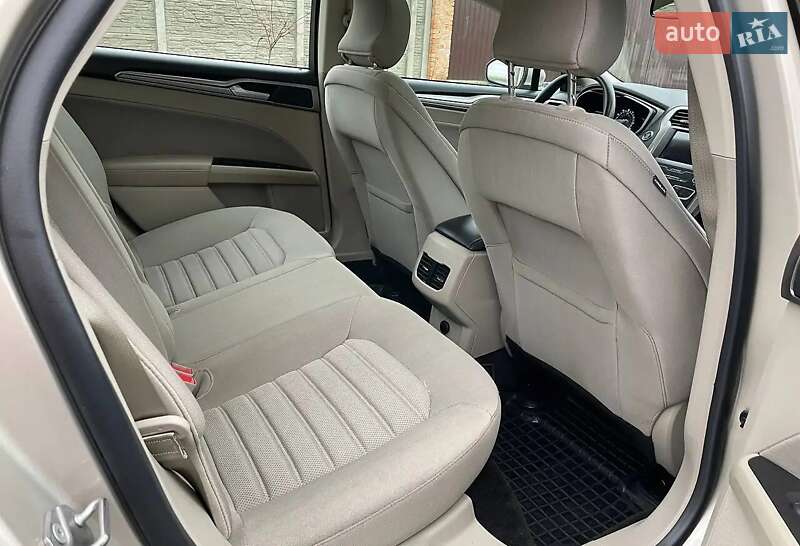 Седан Ford Fusion 2019 в Луцьку