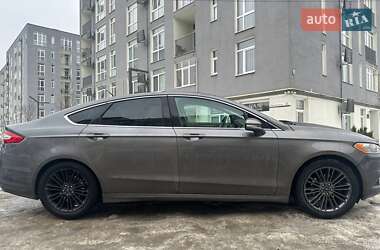 Седан Ford Fusion 2013 в Самборе