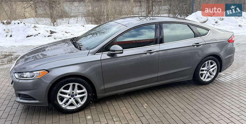 Седан Ford Fusion 2013 в Стрые