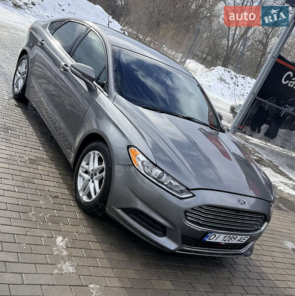 Седан Ford Fusion 2013 в Стрые