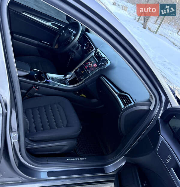 Седан Ford Fusion 2013 в Стрые