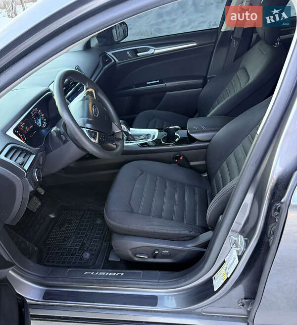 Седан Ford Fusion 2013 в Стрые