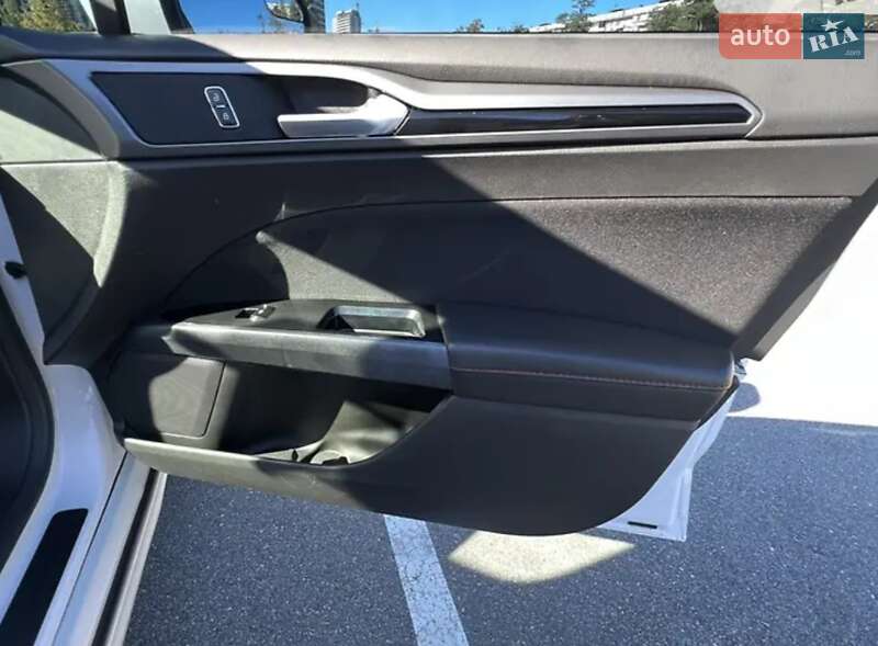 Седан Ford Fusion 2013 в Киеве фото 19 Седан Ford Fusion 2013 в Киеве