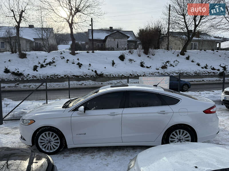 Седан Ford Fusion 2013 в Кременці