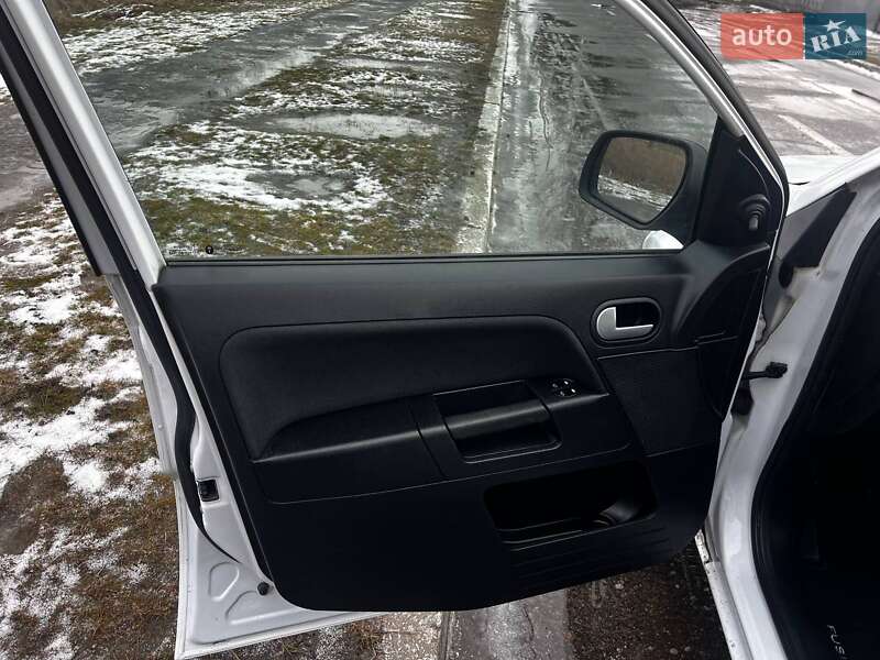 Хэтчбек Ford Fusion 2011 в Кременчуге фото 15 Хэтчбек Ford Fusion 2011 в Кременчуге