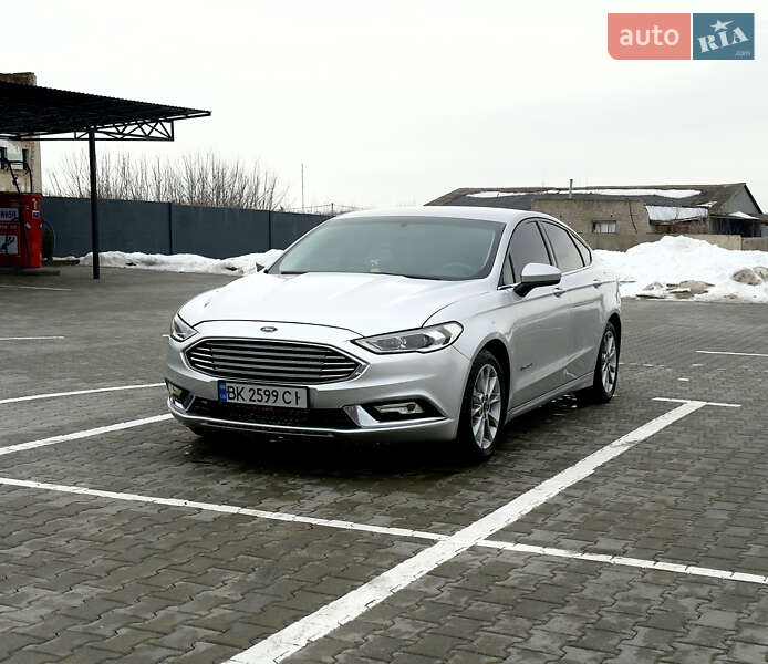 Седан Ford Fusion 2017 в Дубно