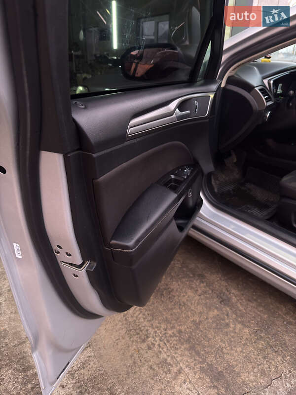 Седан Ford Fusion 2017 в Дубно