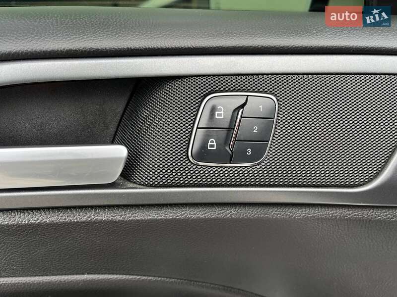 Седан Ford Fusion 2015 в Миколаєві