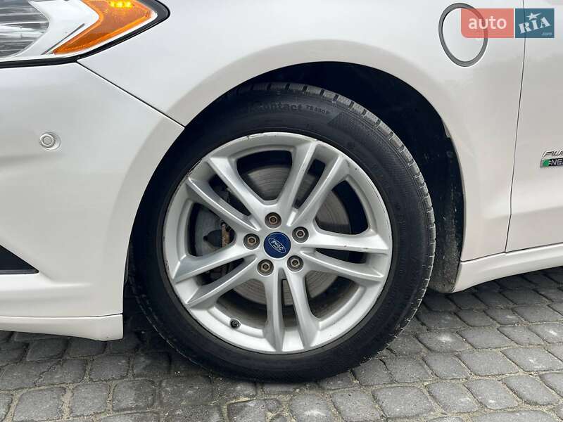 Седан Ford Fusion 2015 в Миколаєві