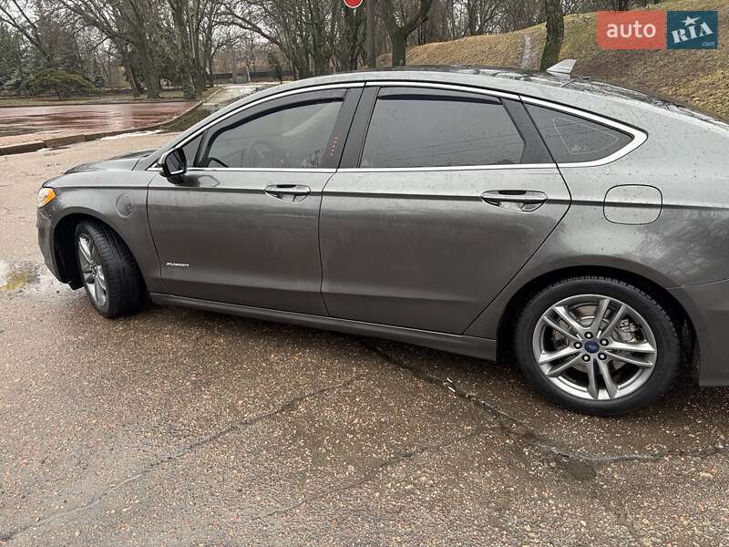 Седан Ford Fusion 2019 в Кропивницком
