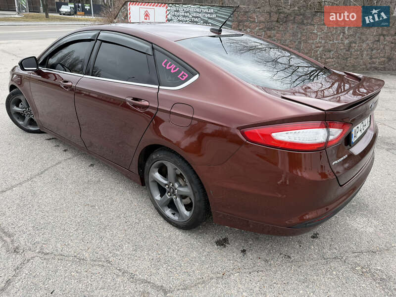 Седан Ford Fusion 2015 в Вишневому