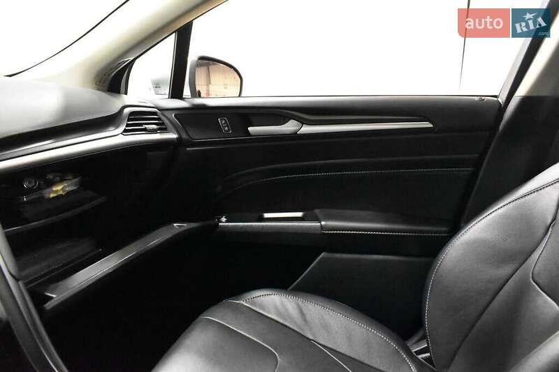 Седан Ford Fusion 2020 в Львове