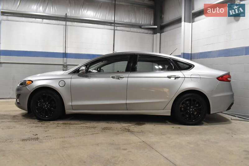 Седан Ford Fusion 2020 в Львове