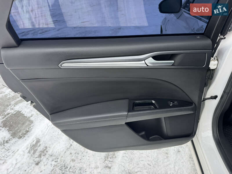 Седан Ford Fusion 2015 в Киеве