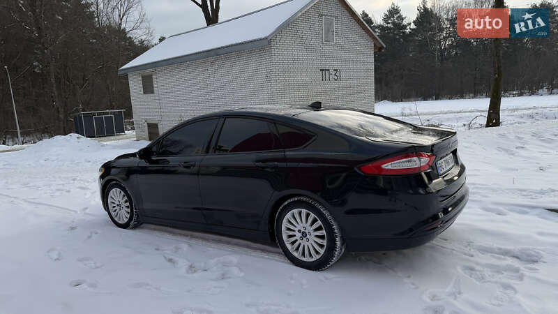 Седан Ford Fusion 2015 в Львові