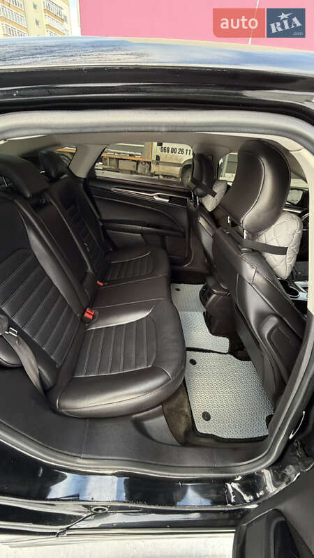 Седан Ford Fusion 2015 в Львові