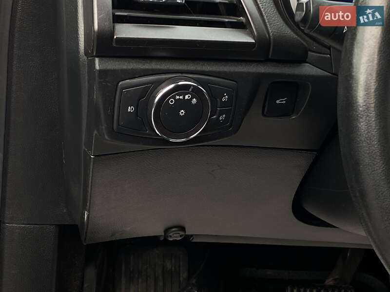 Седан Ford Fusion 2019 в Львове