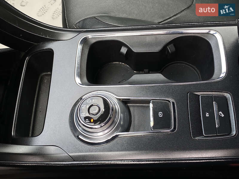 Седан Ford Fusion 2019 в Львове