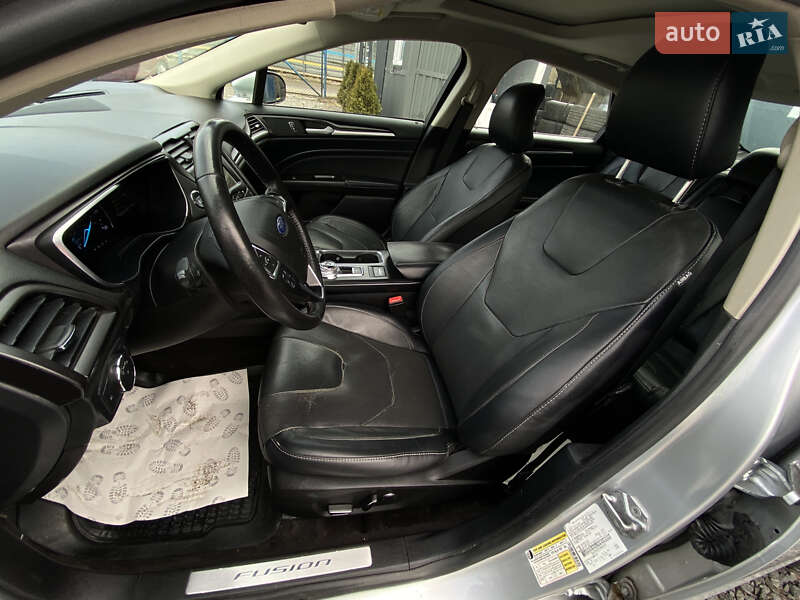 Седан Ford Fusion 2019 в Львове