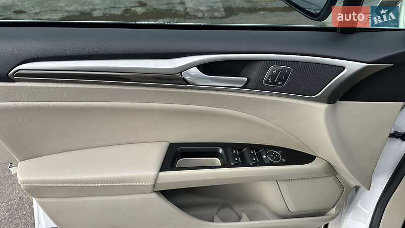 Седан Ford Fusion 2018 в Києві