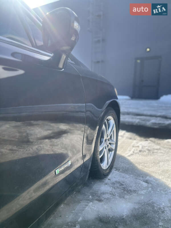 Седан Ford Fusion 2015 в Тиврову