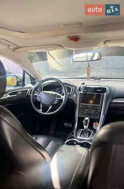 Седан Ford Fusion 2015 в Тыврове