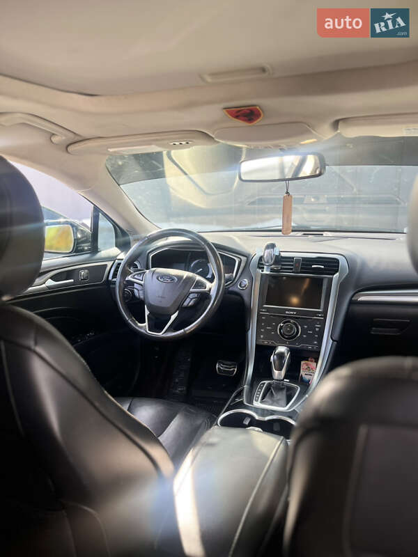 Седан Ford Fusion 2015 в Тиврову