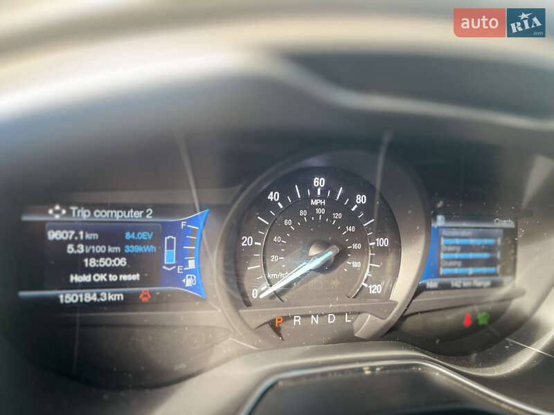 Седан Ford Fusion 2015 в Тиврову