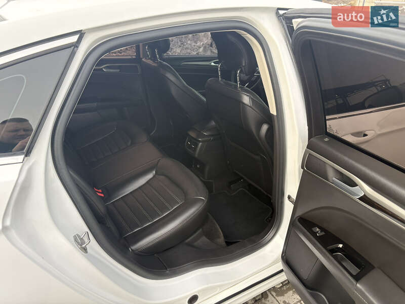 Седан Ford Fusion 2014 в Бородянке