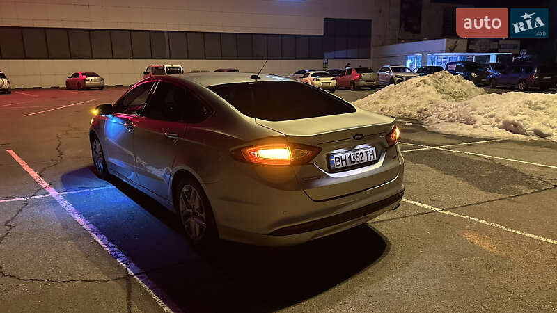Седан Ford Fusion 2015 в Измаиле