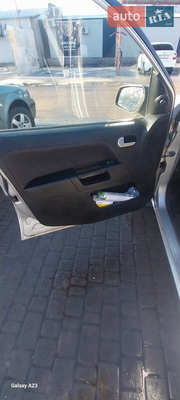 Хэтчбек Ford Fusion 2008 в Каменском фото 3 Хэтчбек Ford Fusion 2008 в Каменском