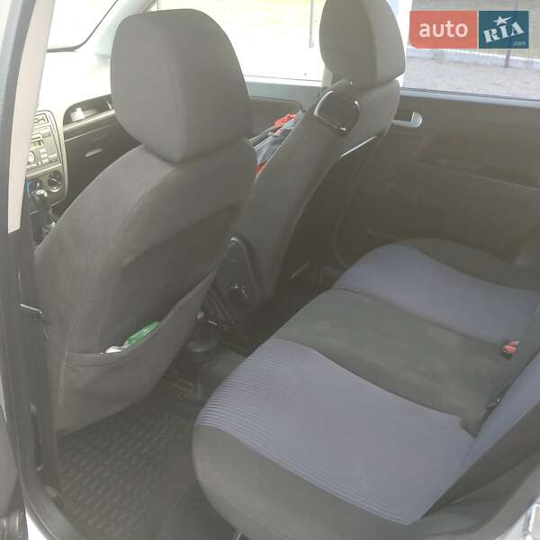 Хэтчбек Ford Fusion 2008 в Каменском фото 13 Хэтчбек Ford Fusion 2008 в Каменском