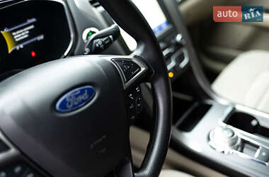 Седан Ford Fusion 2020 в Стрые