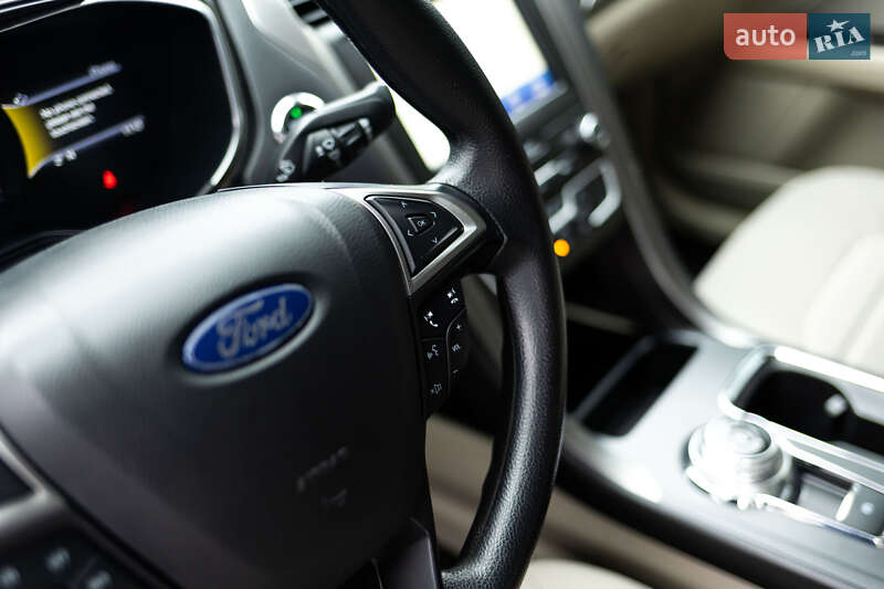 Седан Ford Fusion 2020 в Стрые