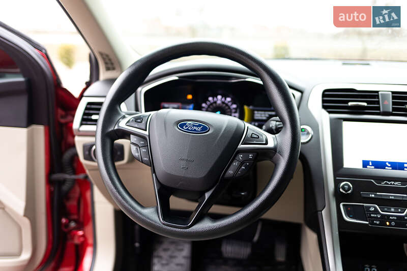 Седан Ford Fusion 2020 в Стрые