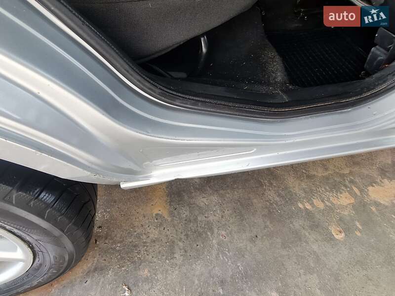 Хэтчбек Ford Fusion 2008 в Новом Роздоле