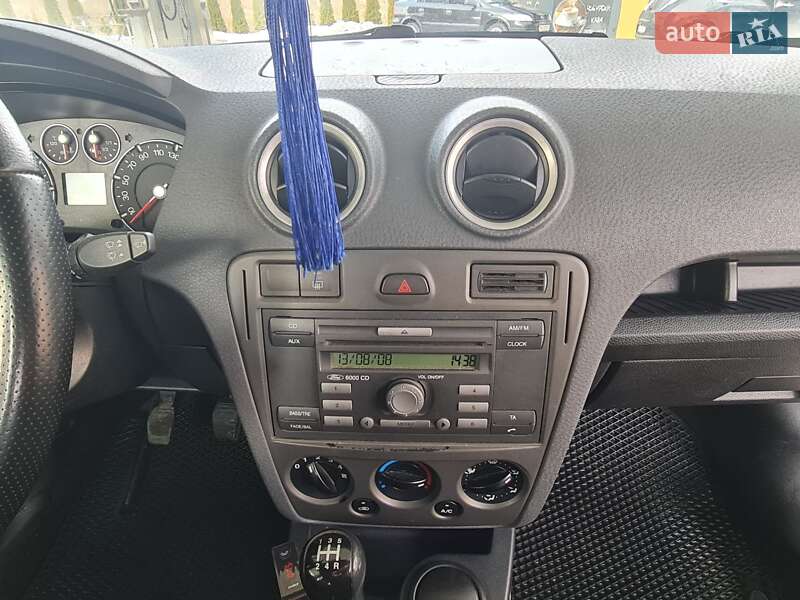 Хэтчбек Ford Fusion 2008 в Новом Роздоле