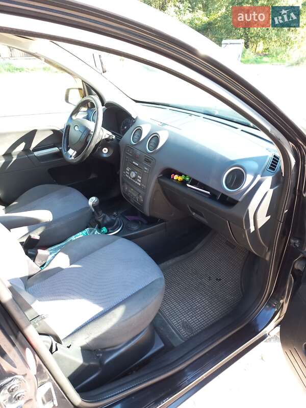 Хэтчбек Ford Fusion 2008 в Львове