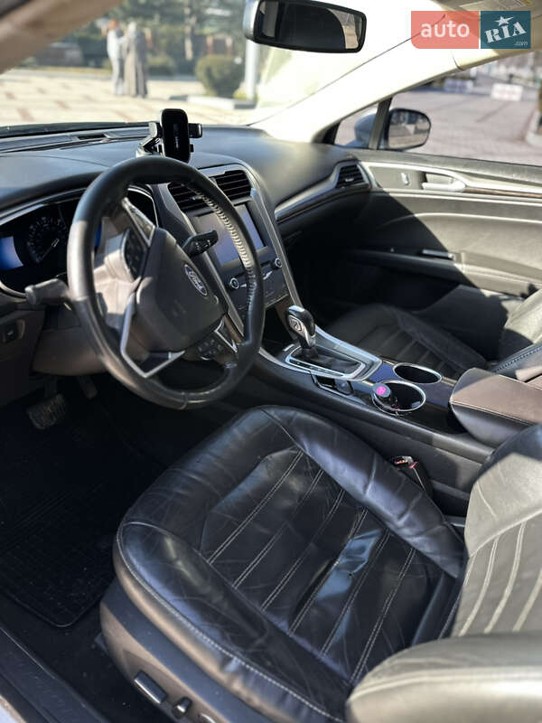 Седан Ford Fusion 2012 в Измаиле