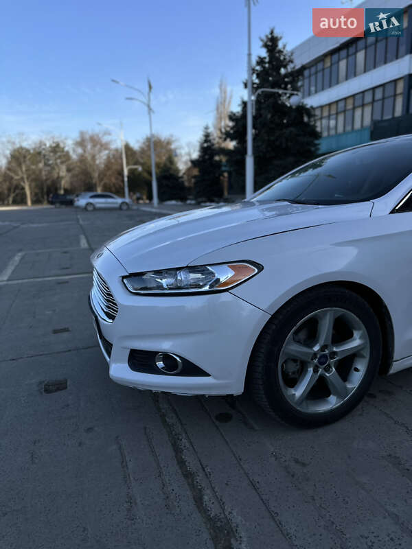 Седан Ford Fusion 2012 в Измаиле
