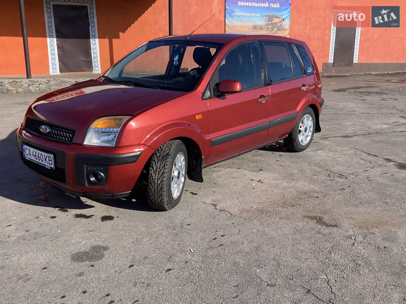 Хэтчбек Ford Fusion 2007 в Новоархангельске