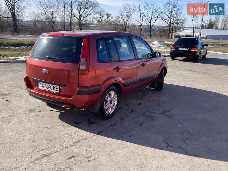 Хэтчбек Ford Fusion 2007 в Новоархангельске